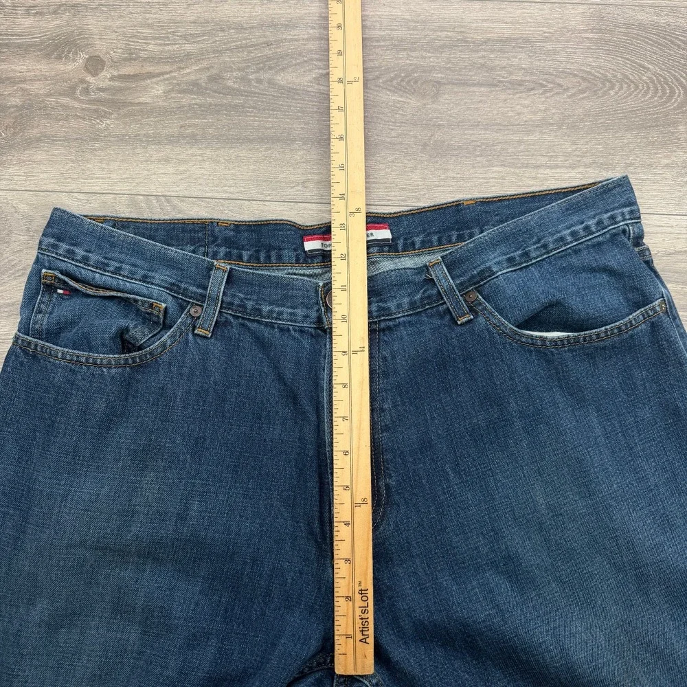 Tommy Hilfiger Jeans Mens 38x32 Blue Baggy Straight Leg Zip Fly 5 Pocket Classic
